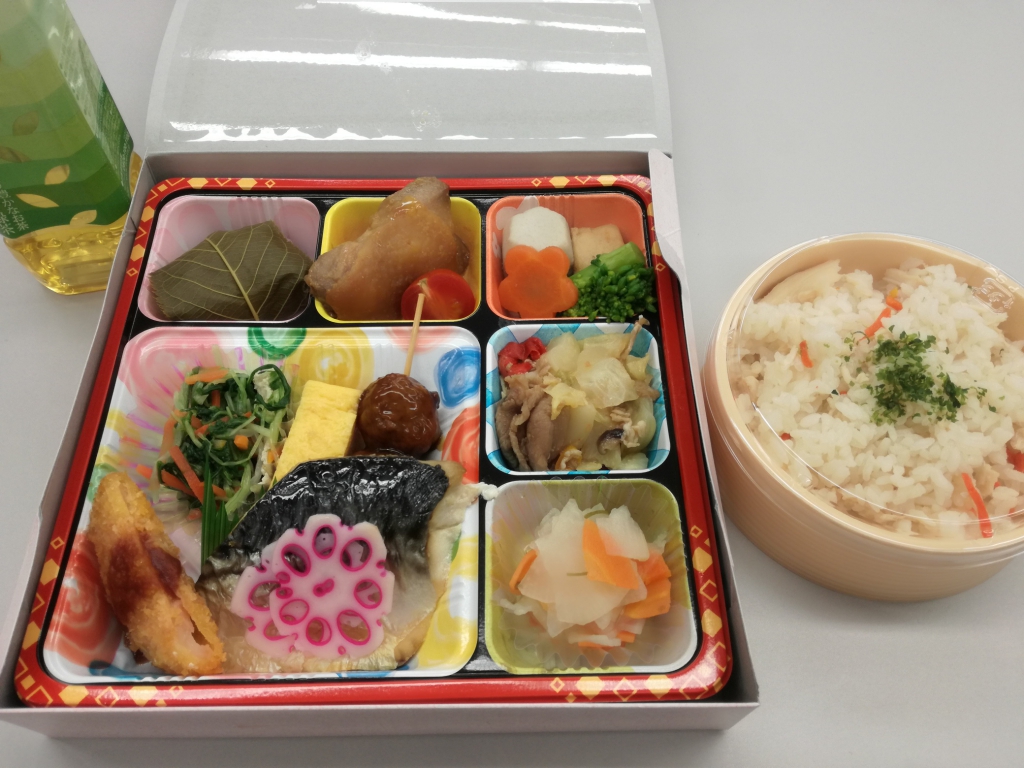 600食のお弁当を提供しました